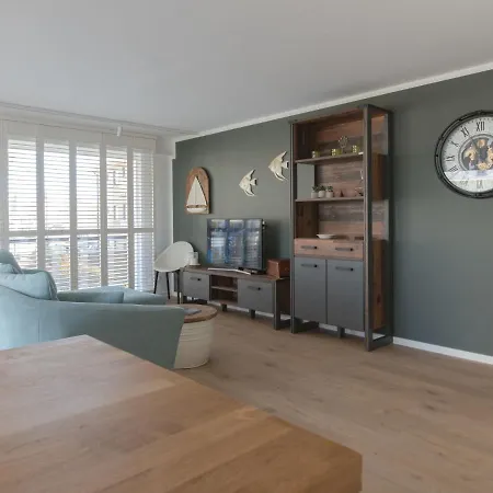 Apartment Charlie Stylish Apartment Near Beach By Interhome *